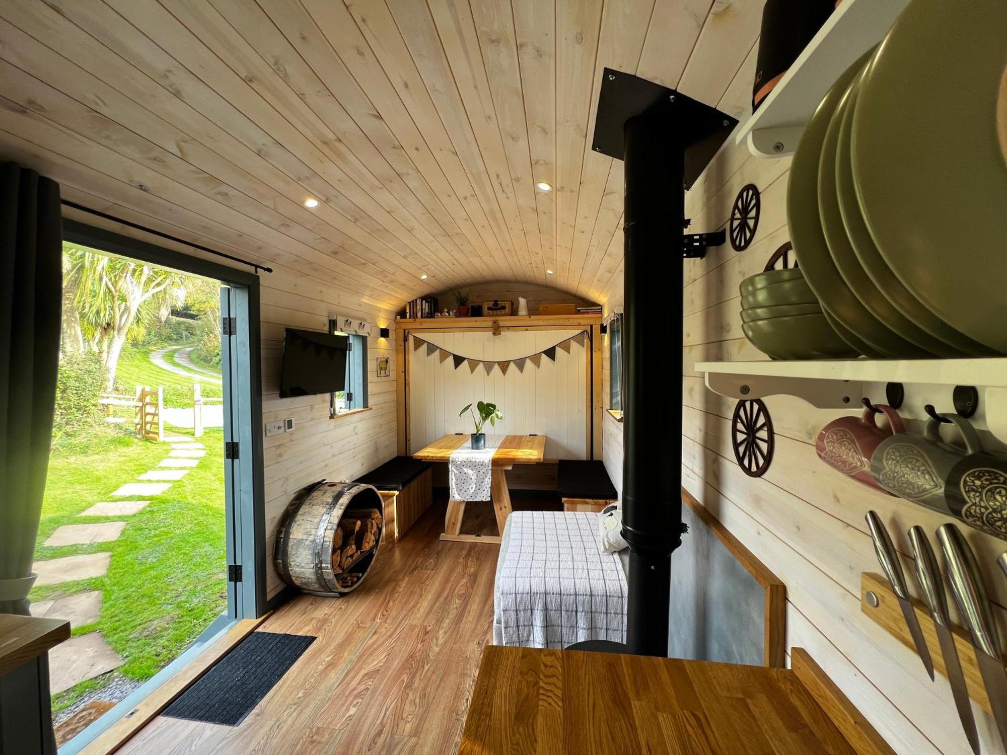Mountain View Shepherd'S Hut For 2 Adults, 1 Dog Villa Llangoed Kültér fotó